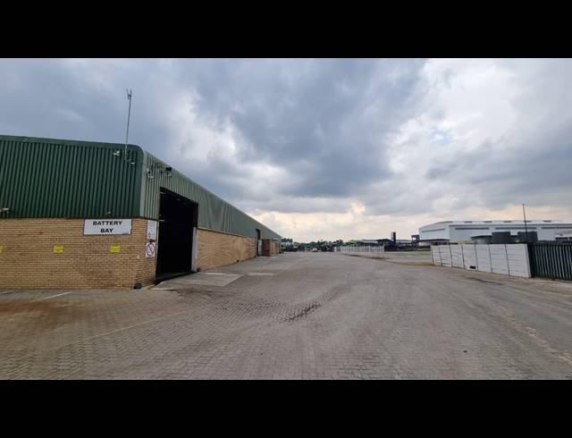 6,972M² WAREHOUSE TO LET IN HUGHES